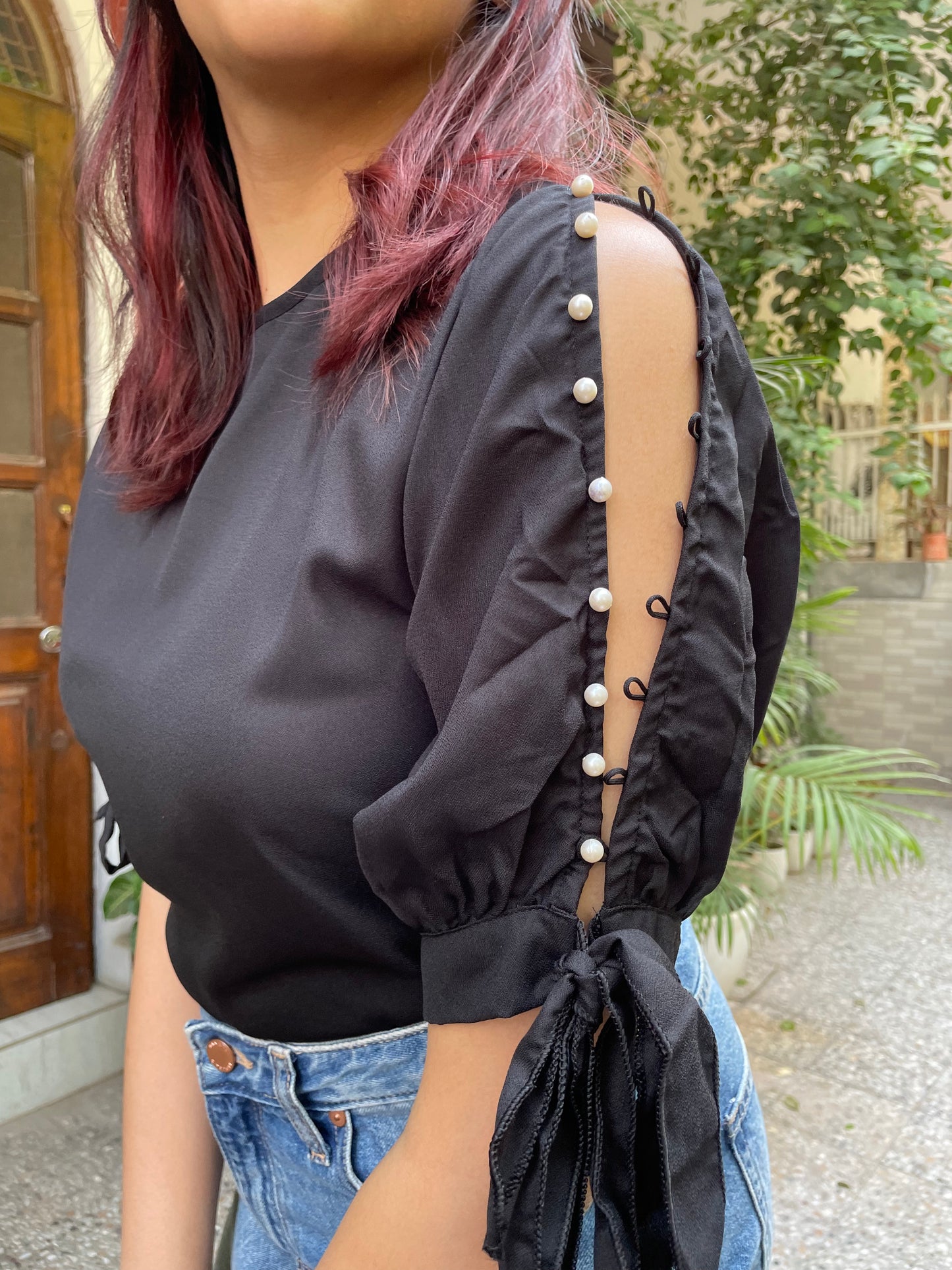 Pearl Sleeved Top- Black