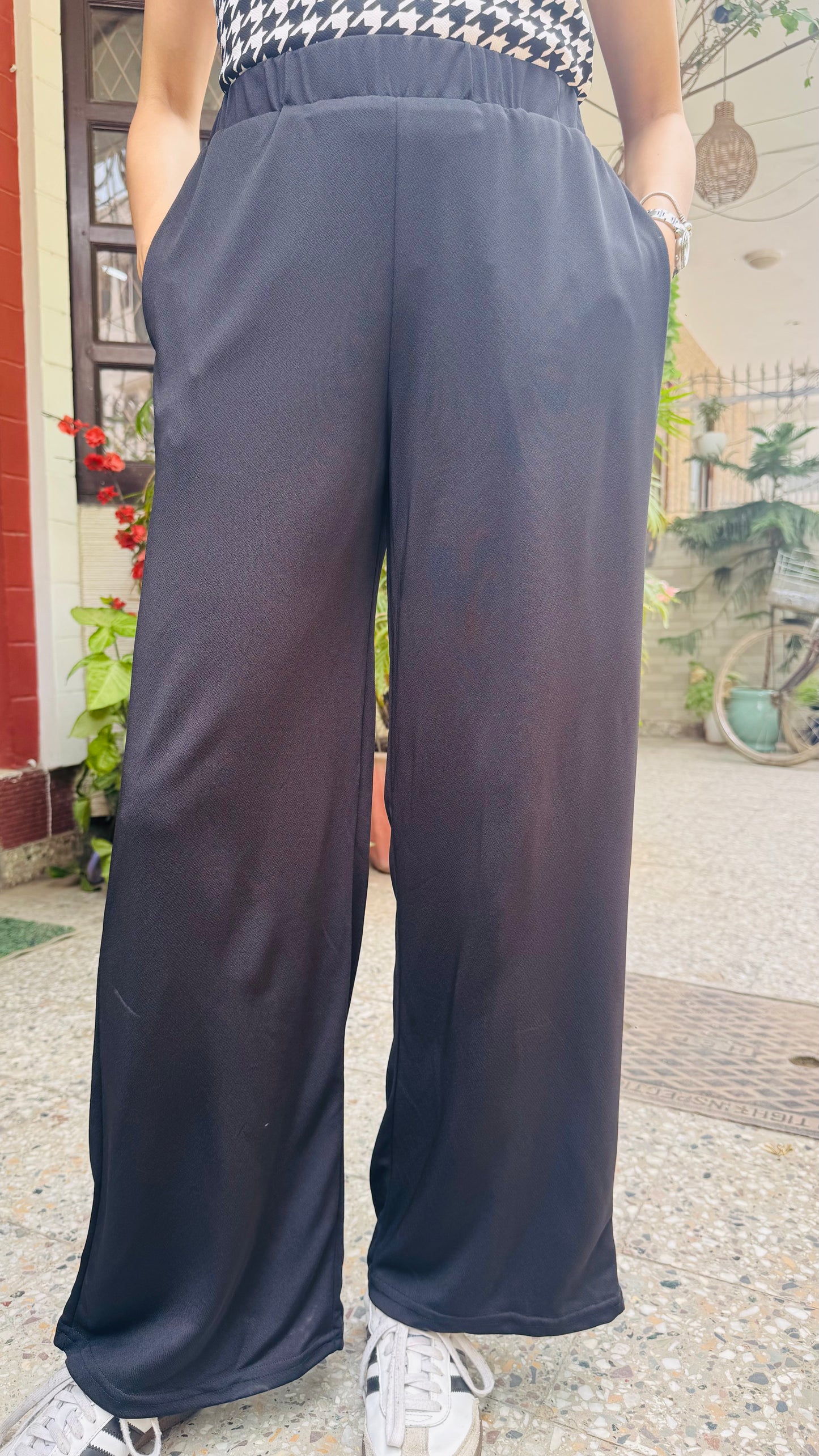 Korean Comfy Wide Trousers – Black