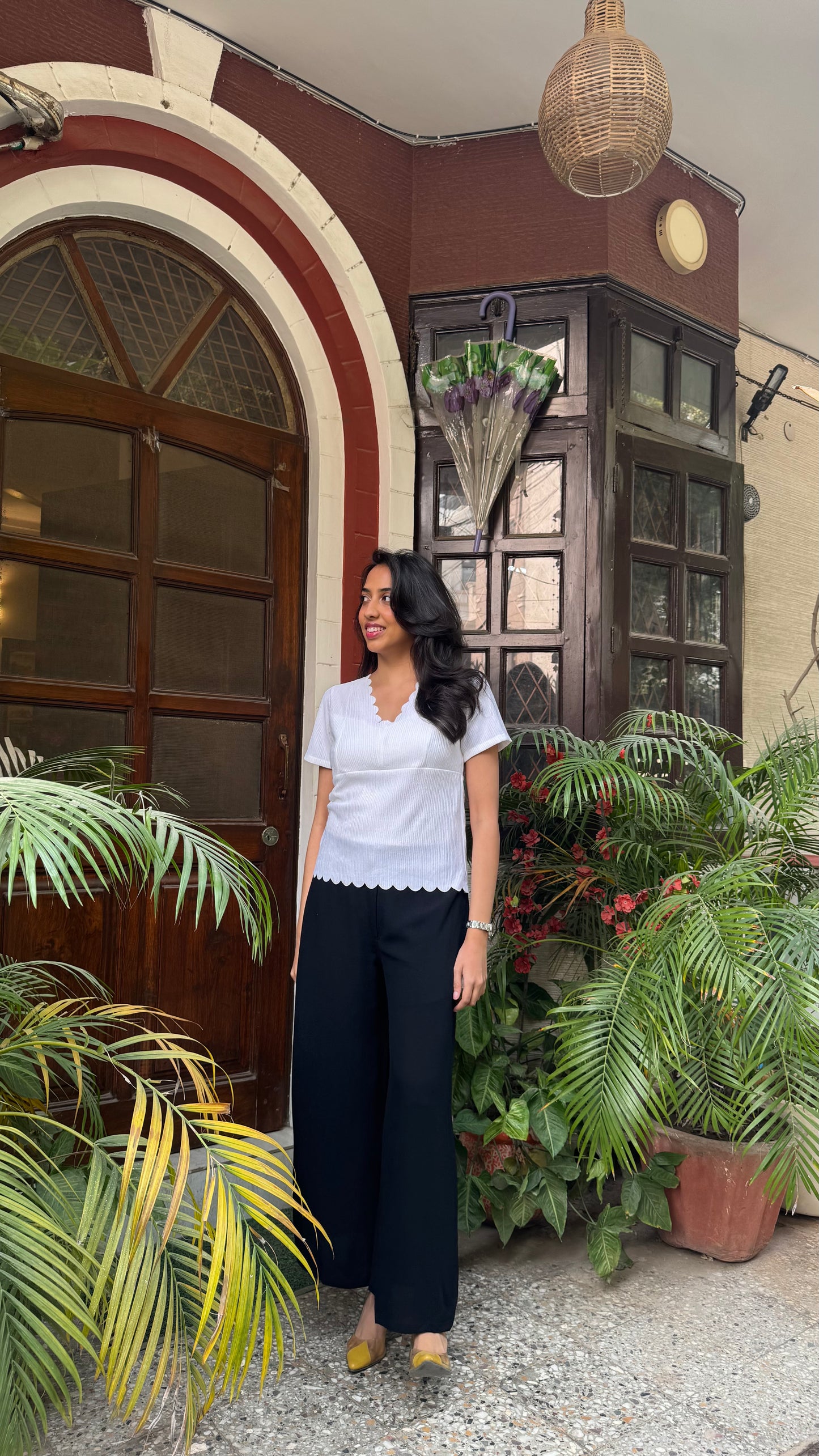 Scalloped Hem Casual Top – White