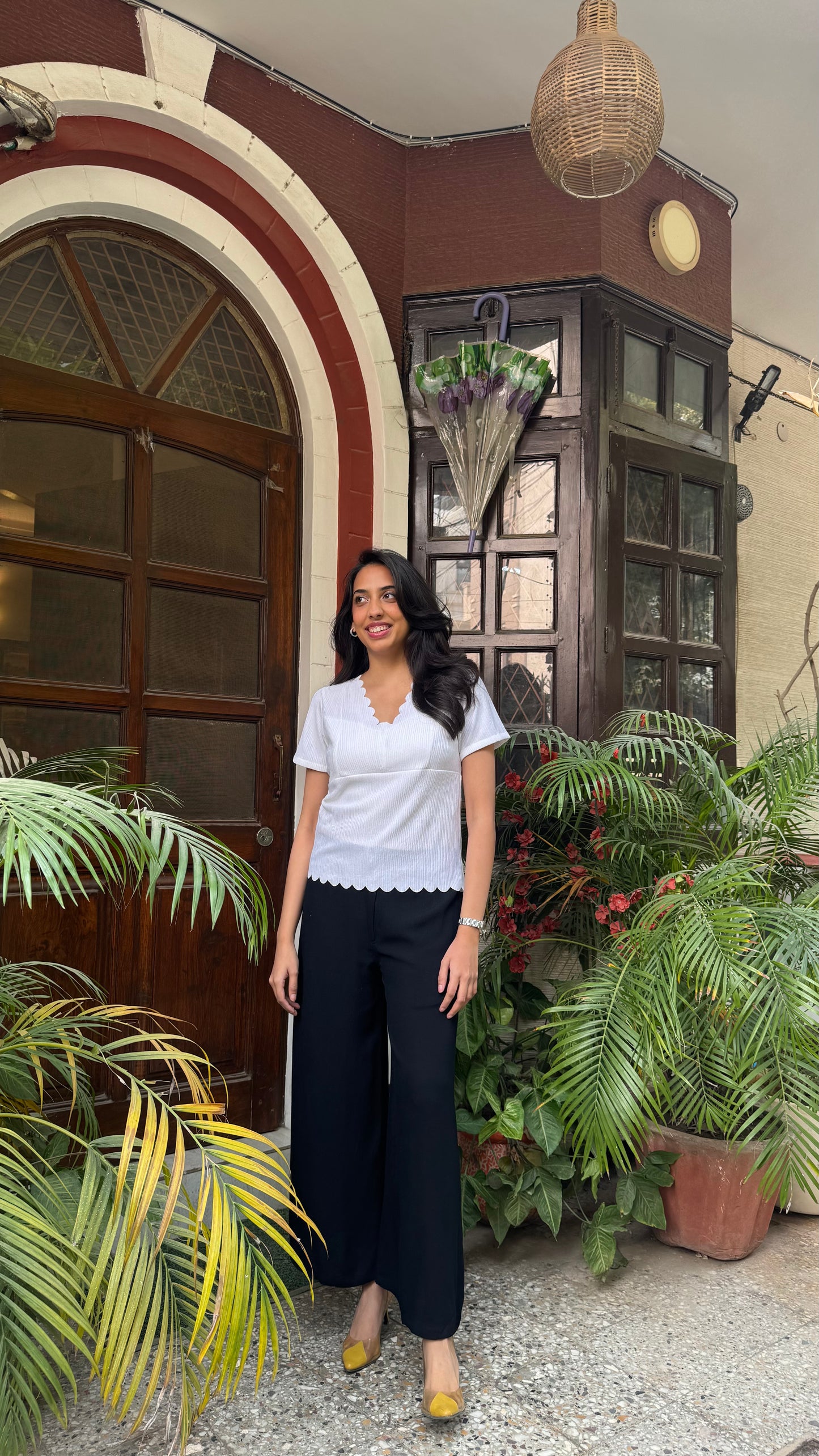 Scalloped Hem Casual Top – White