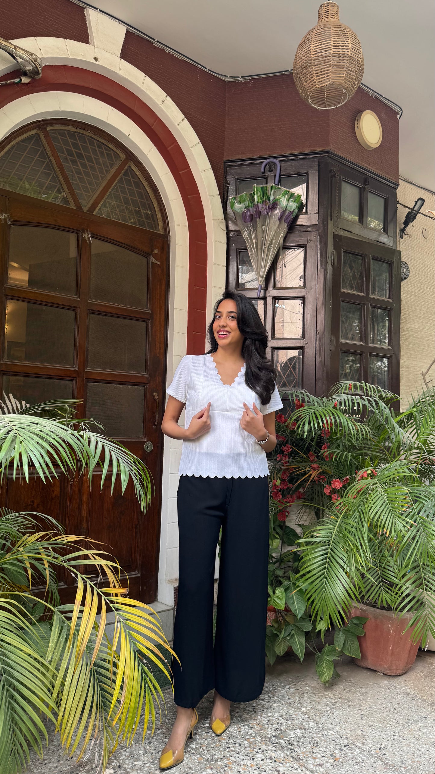 Scalloped Hem Casual Top – White