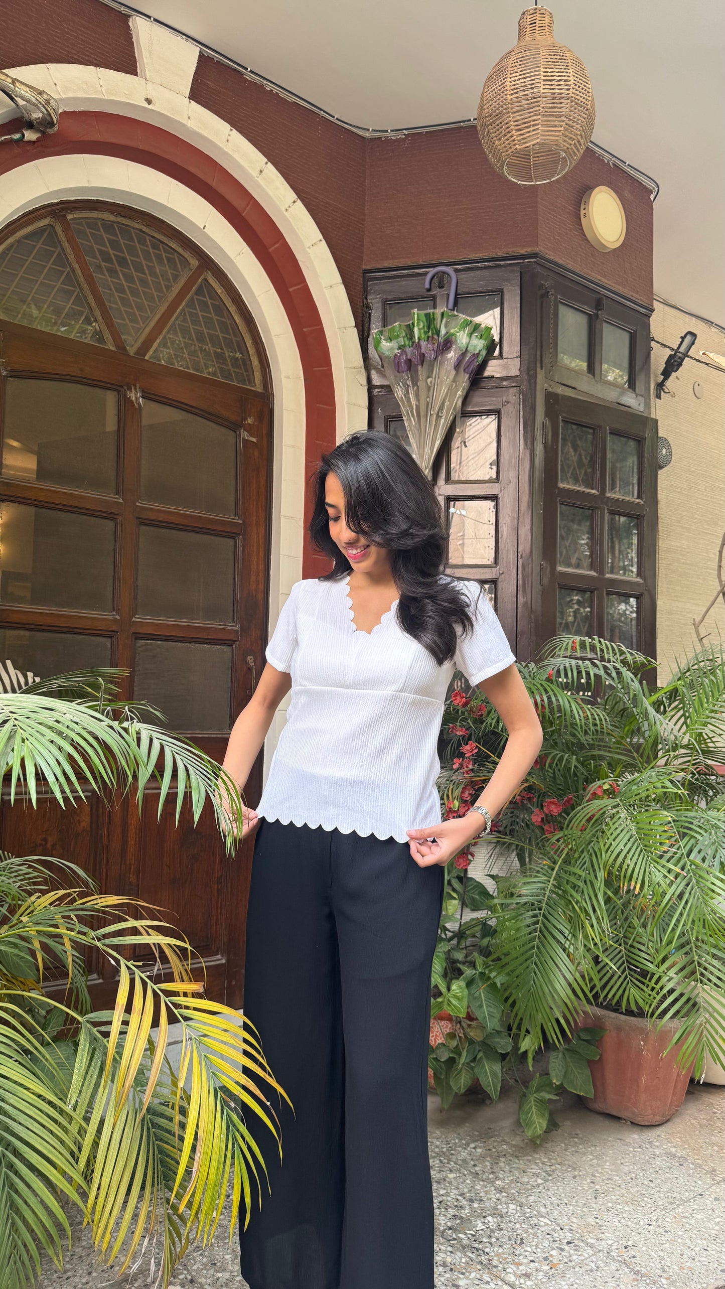 Scalloped Hem Casual Top – White