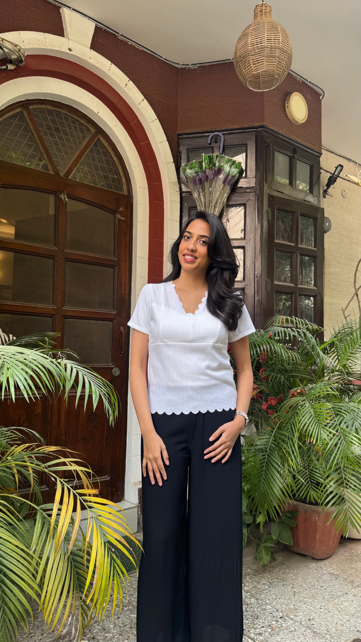 Scalloped Hem Casual Top – White