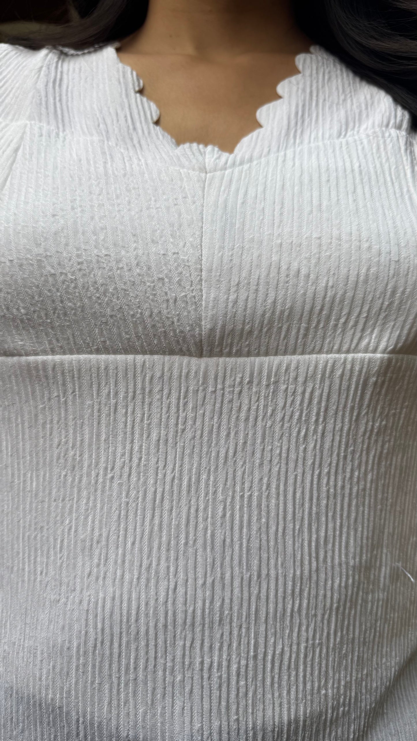 Scalloped Hem Casual Top – White