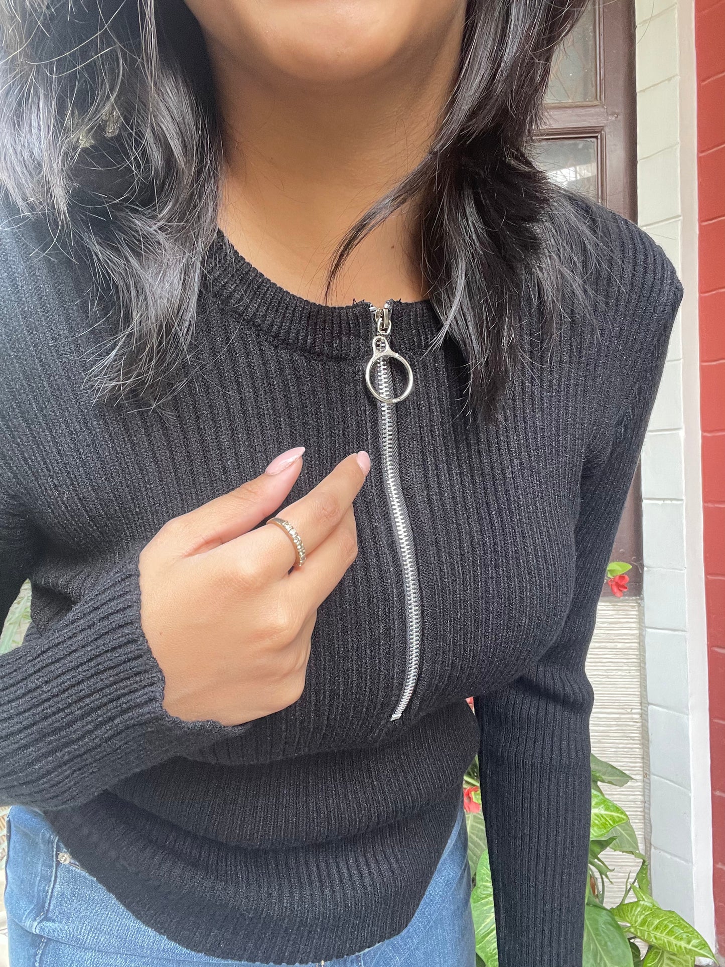 Ribbed Black Sweater (Free Size)