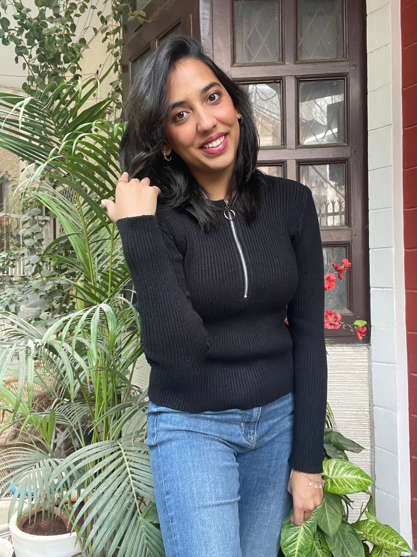 Ribbed Black Sweater (Free Size)