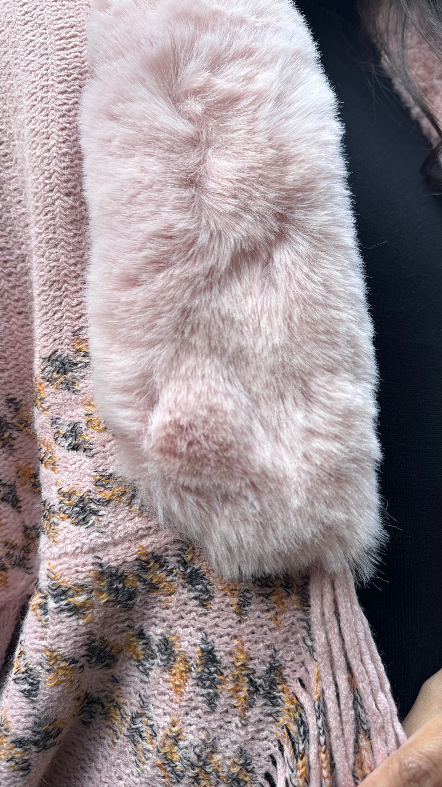 Houndstooth Fur Shrug - Pink (Free Size)