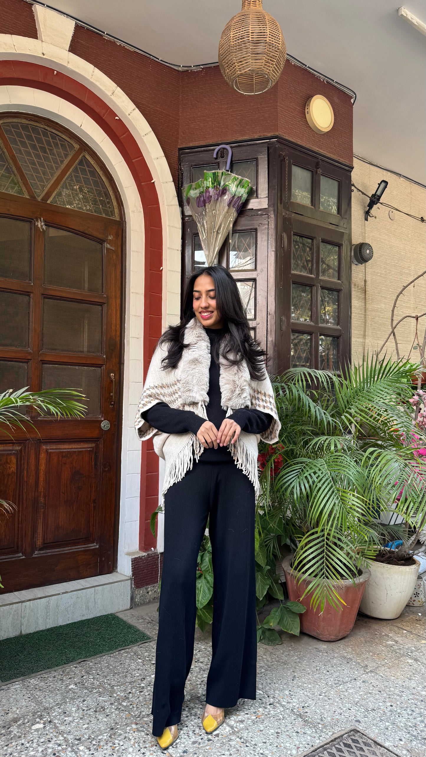 Houndstooth Fur Shrug - White (Free Size)