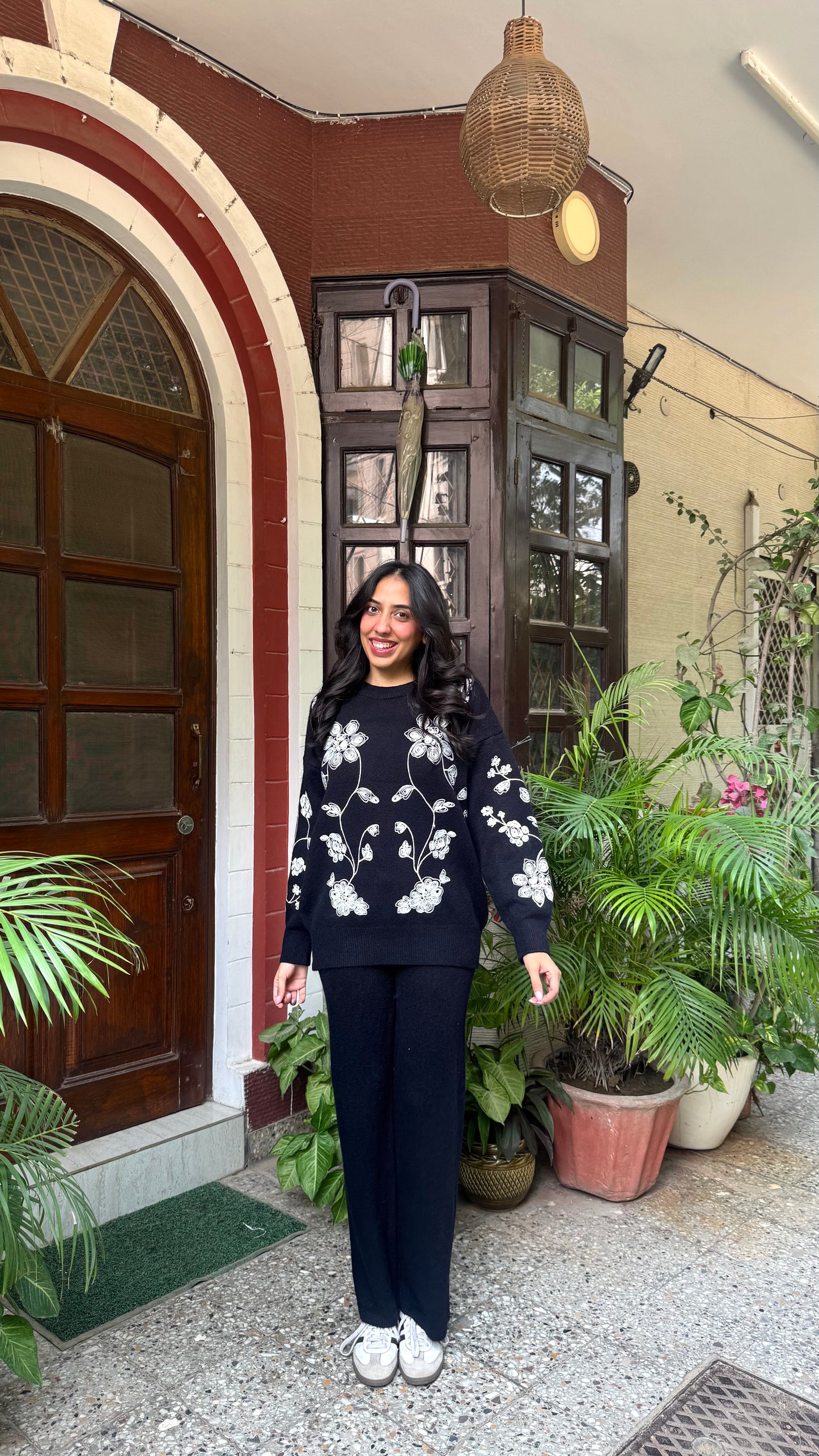 Embroidered Floral Warm Airport Set - Black (Free Size) - Premium Collection