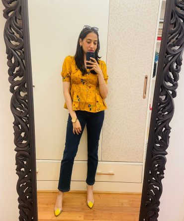 Basic B Mustard Top