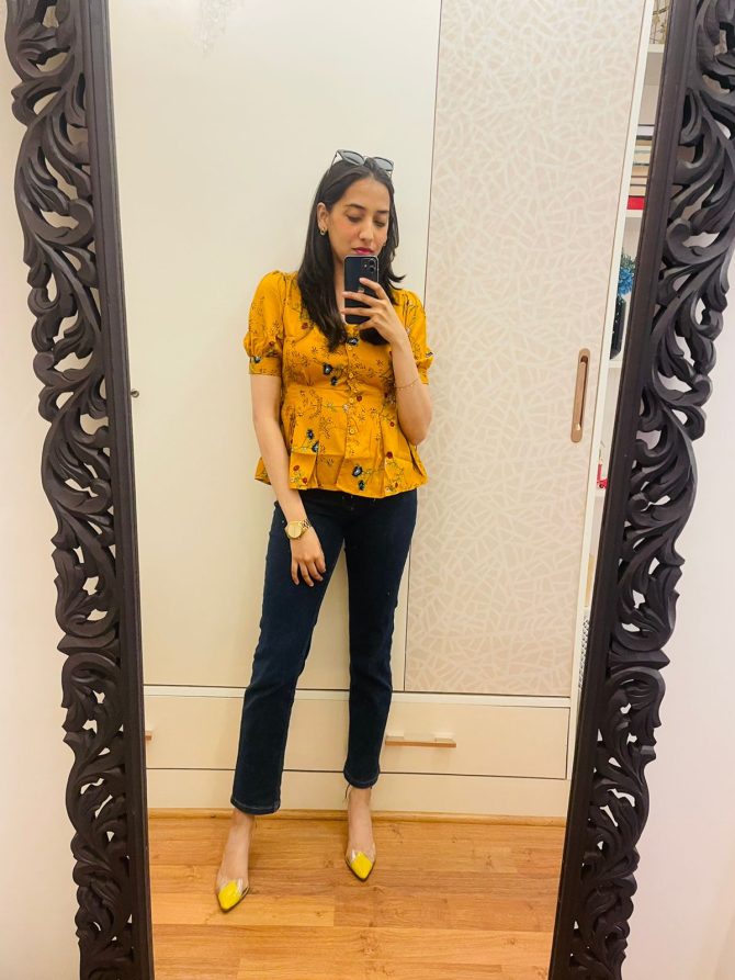 Basic B Mustard Top