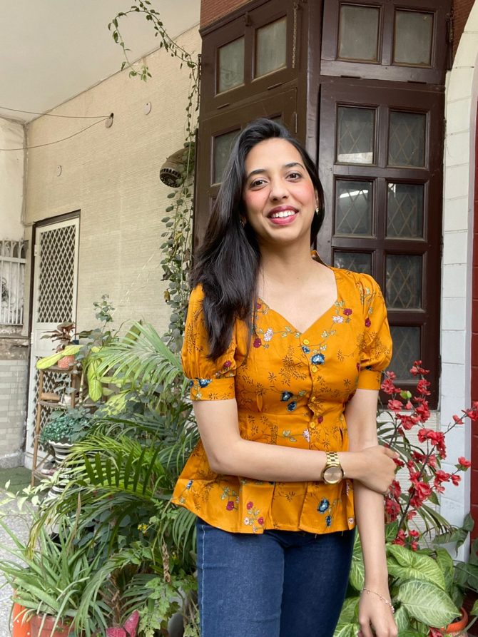 Basic B Mustard Top