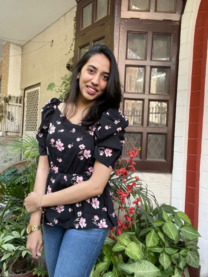 Black Floral Puffed Top