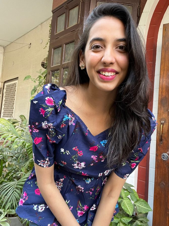 Blue Floral Puffed Top