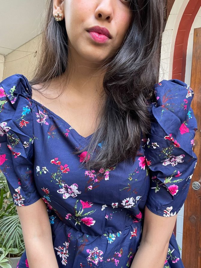 Blue Floral Puffed Top