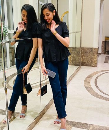 Basic B Black Top