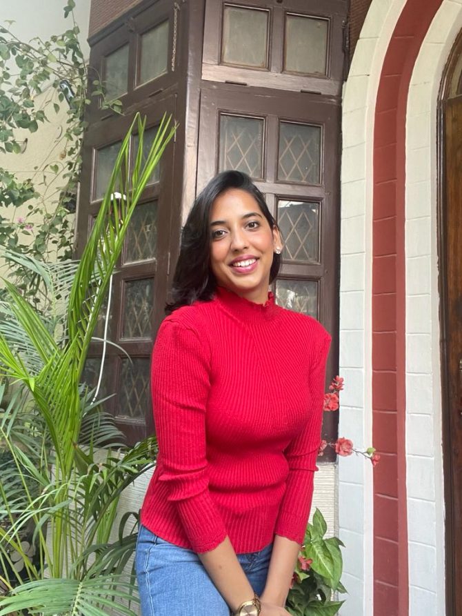 Red Ruffle Turtleneck (Free Size)