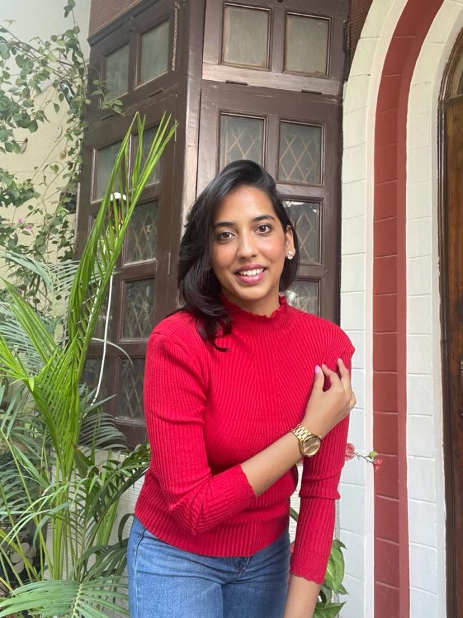 Red Ruffle Turtleneck (Free Size)