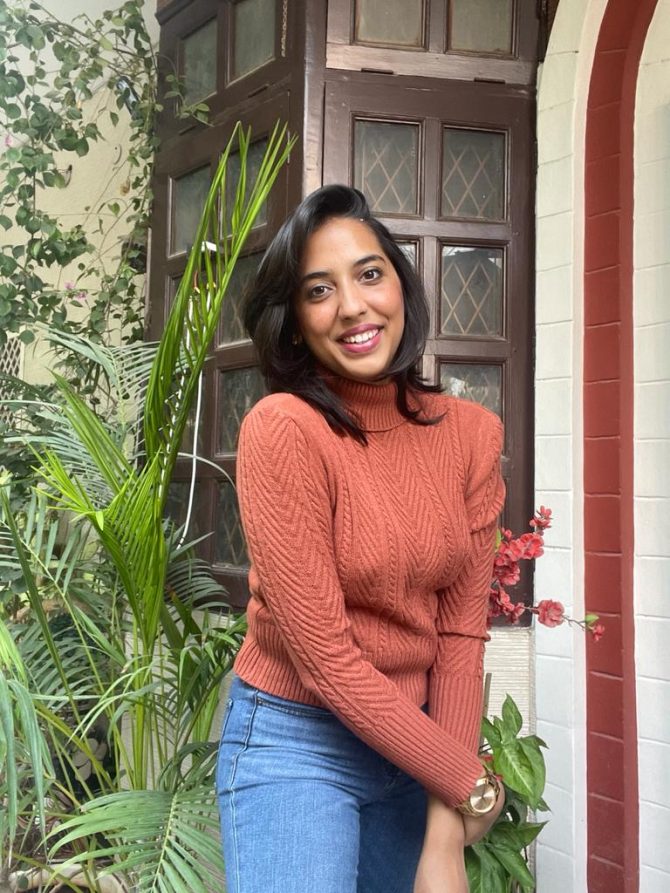Brown Knit Turtleneck (Free Size)