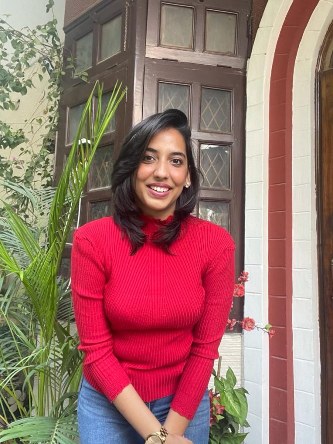 Red Ruffle Turtleneck (Free Size)