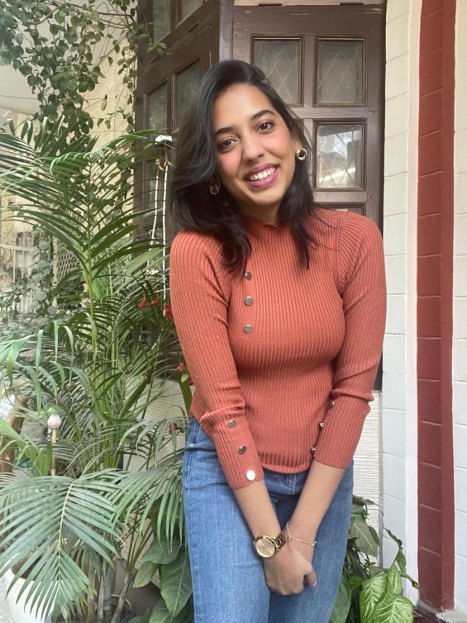Brown Buttoned Ribbed Sweater (Free Size)