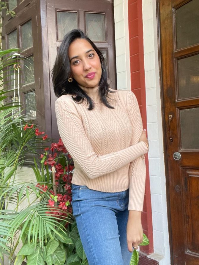 Cream Knit Turtleneck (Free Size)