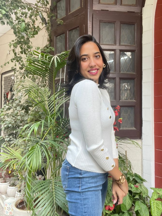 White Buttoned Ribbed Sweater (Free Size)