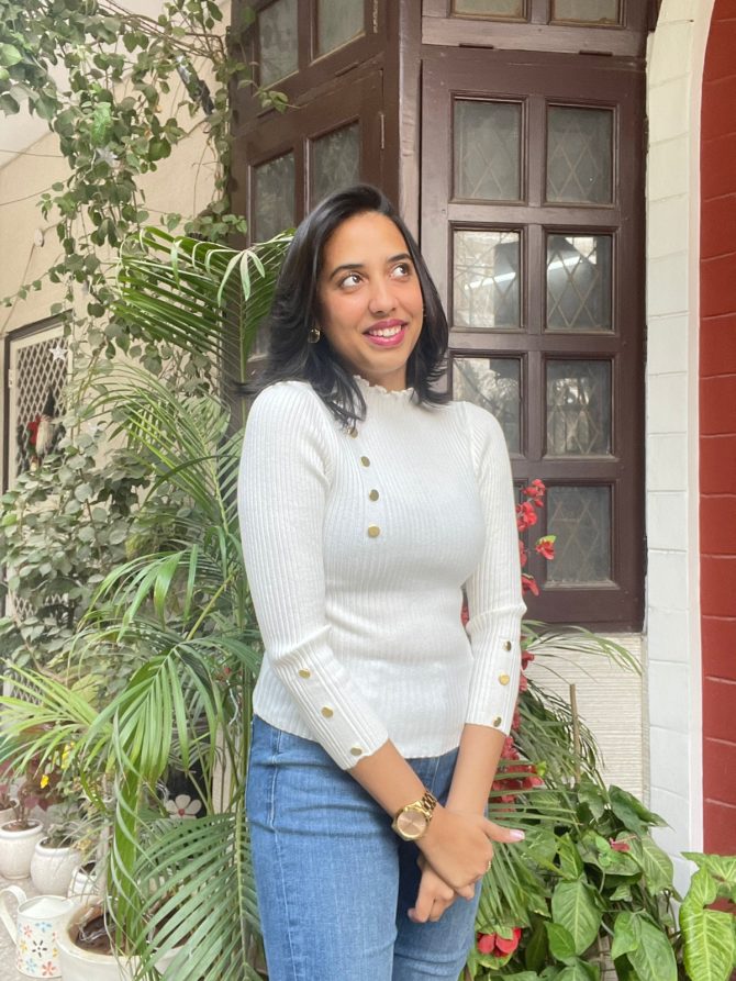 White Buttoned Ribbed Sweater (Free Size)