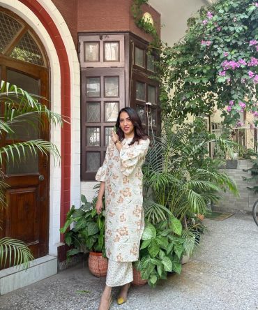 Jasmine Cotton Floral Kurta – Cream