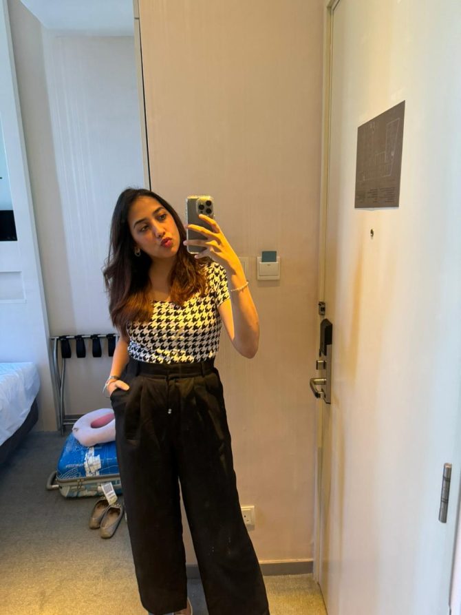 Houndstooth Top - White