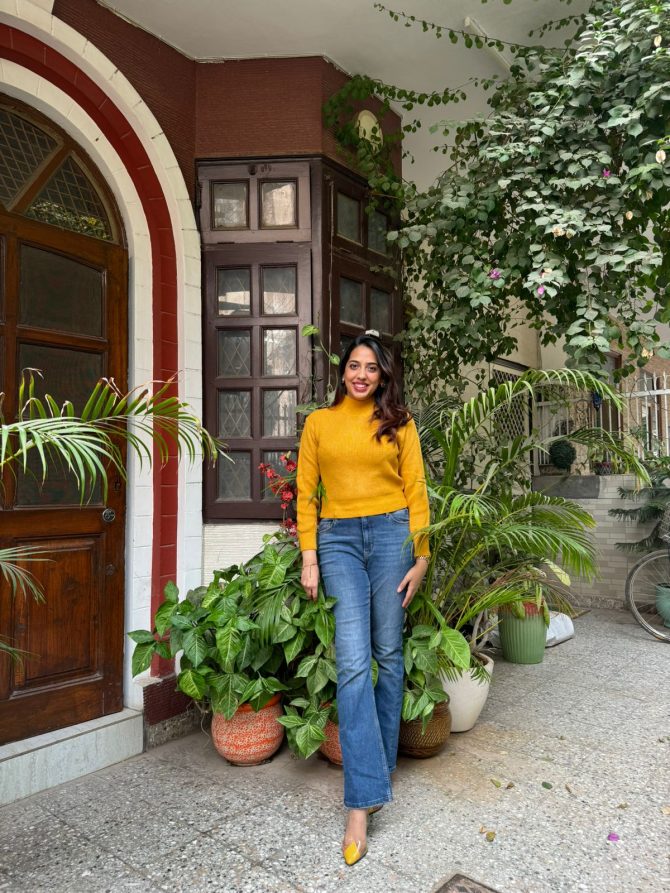 Yellow Solid Sweater (Free Size)