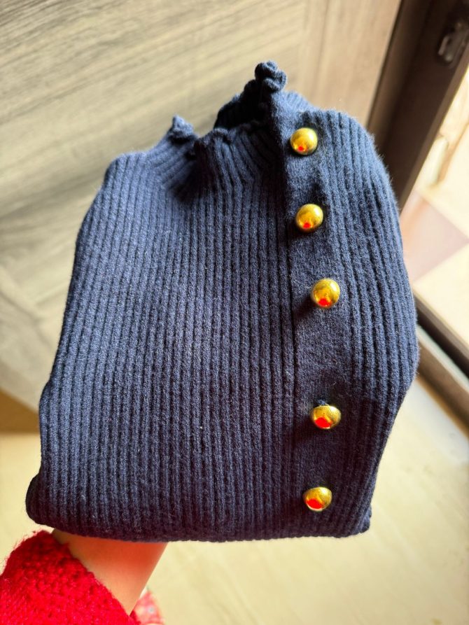 Navy Buttoned Ribbed Sweater (Free Size)