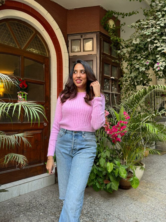 Bubblegum Crop Sweater (Free Size)