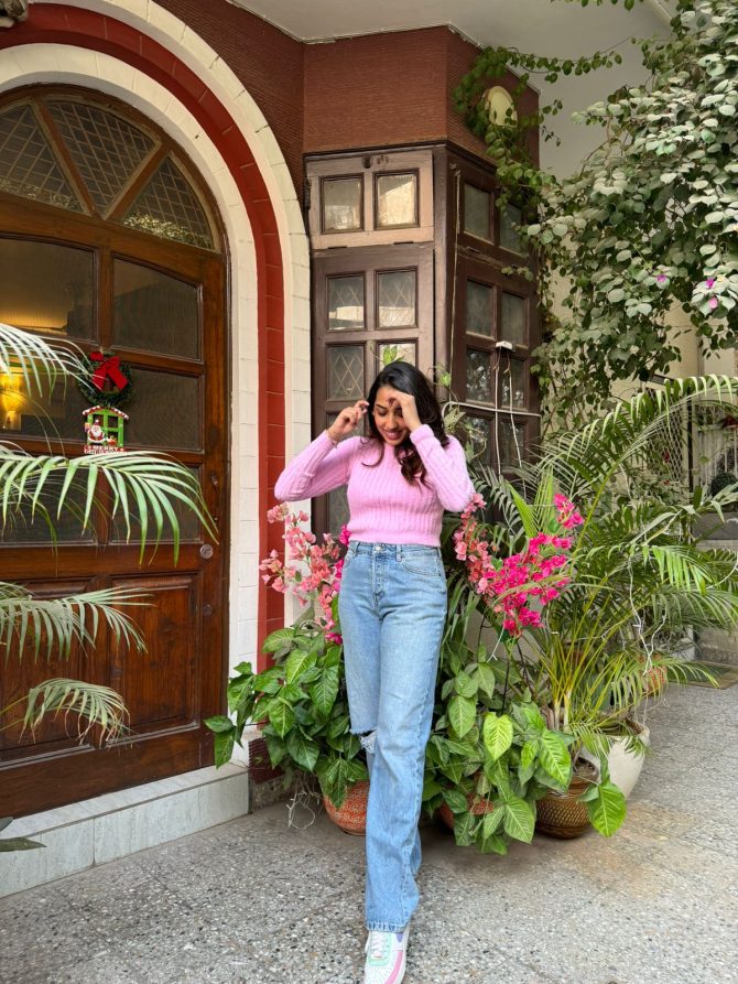 Bubblegum Crop Sweater (Free Size)