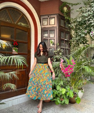 Goddess Pleated Skirt (Free Size)- Yellow