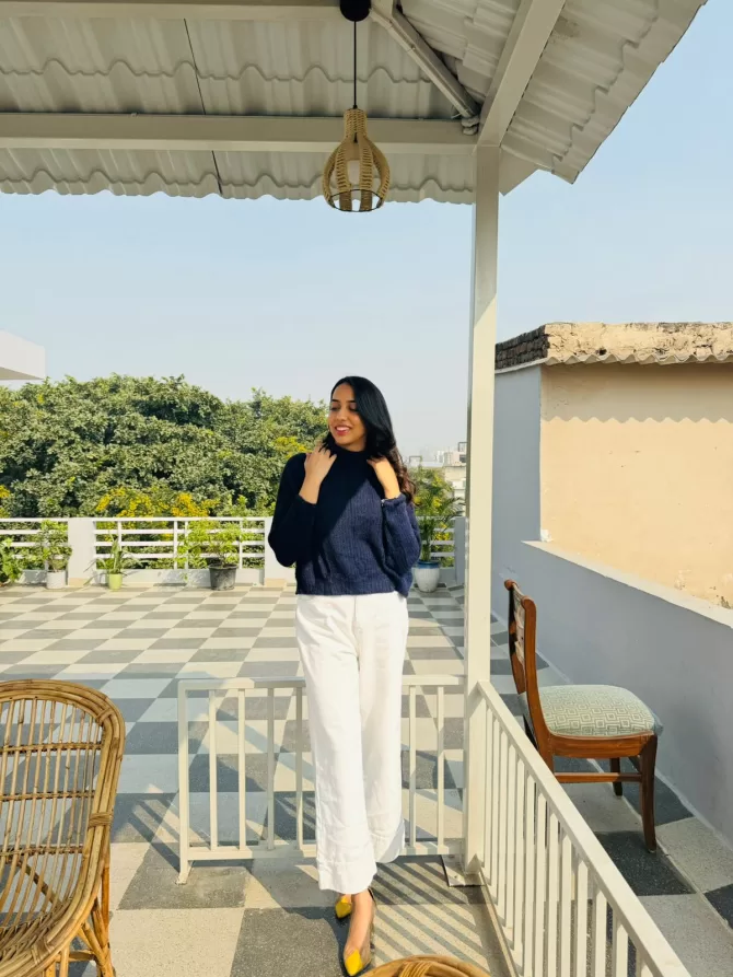 Blue Fuzzy Turtleneck (Free Size)