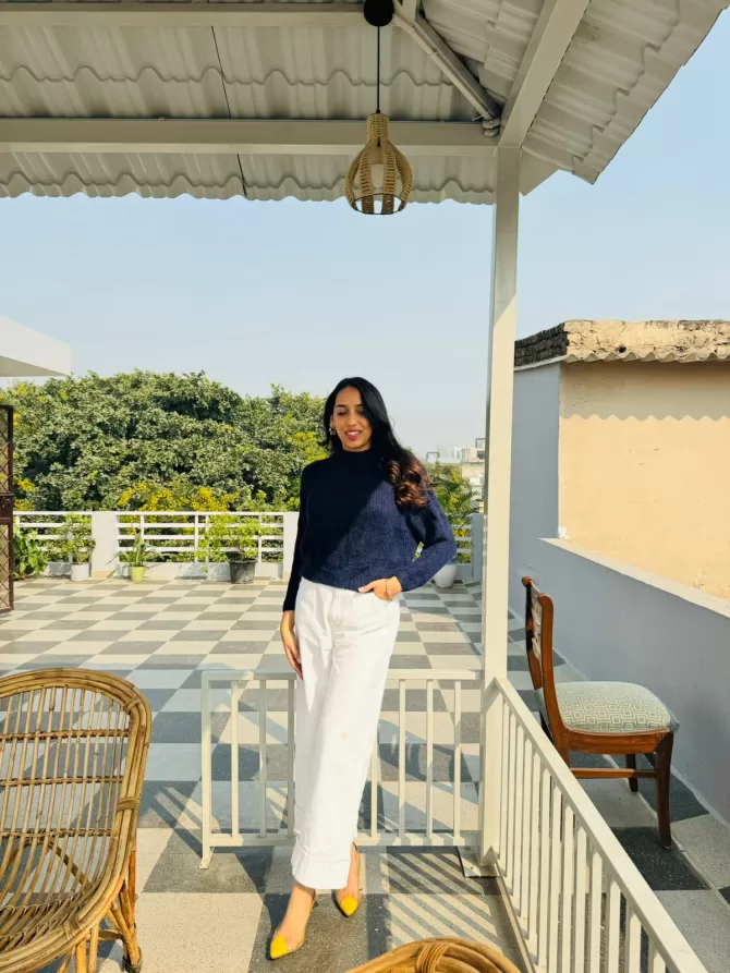 Blue Fuzzy Turtleneck (Free Size)