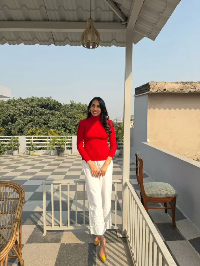 Red Fitted Ribbed Turtleneck (Free Size)