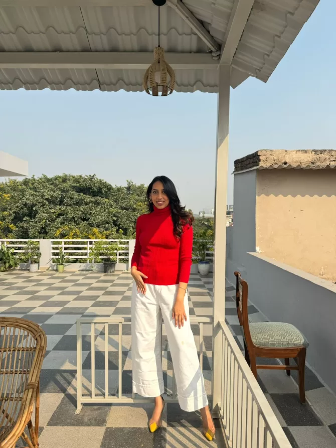 Red Fitted Ribbed Turtleneck (Free Size)