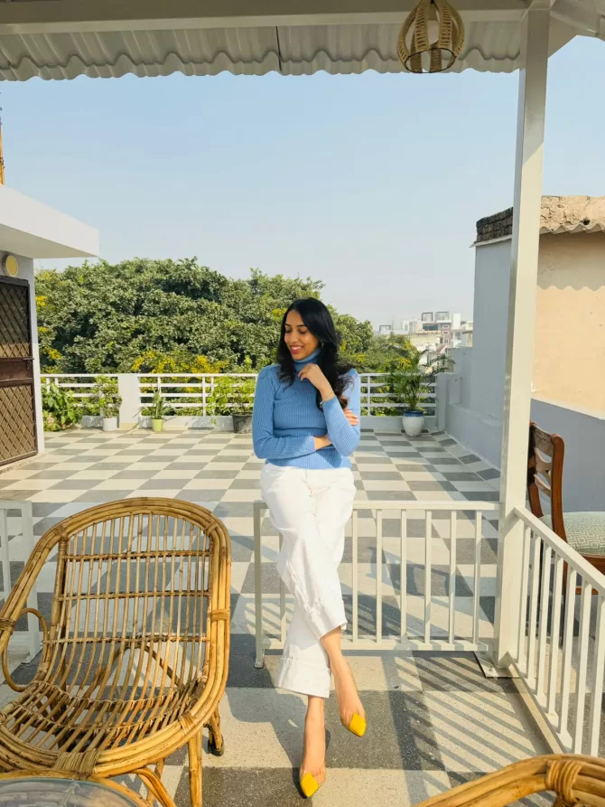 Blue Fitted Ribbed Turtleneck (Free Size)