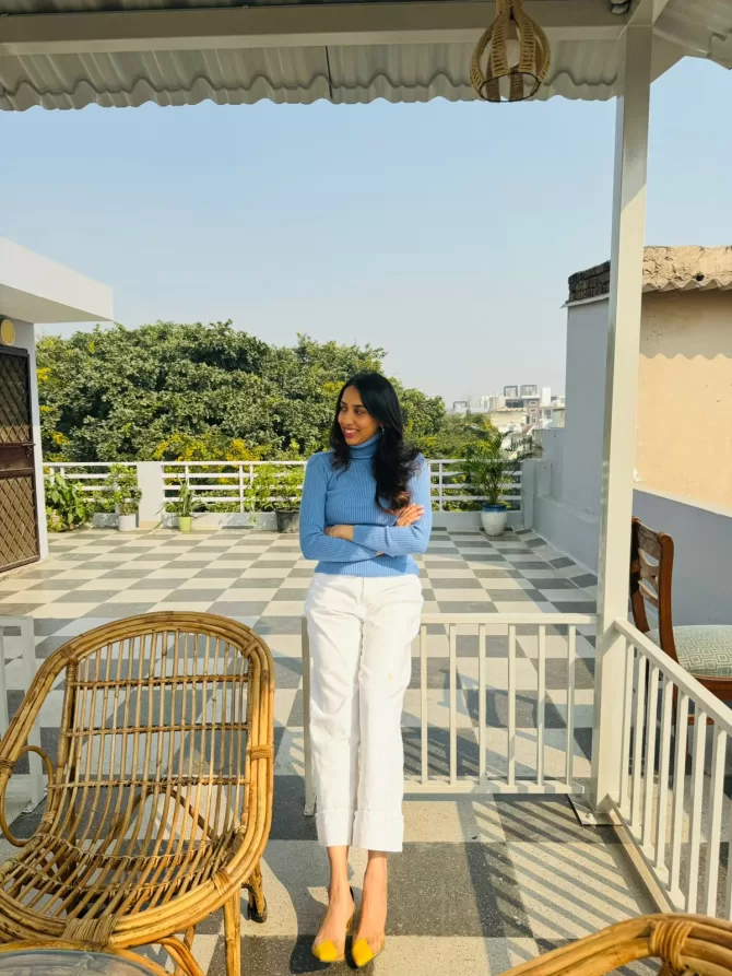 Blue Fitted Ribbed Turtleneck (Free Size)