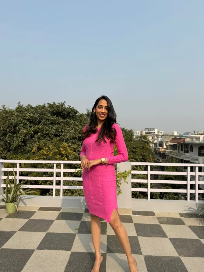 Crew Neck Sweater Dress- Pink (Free Size)