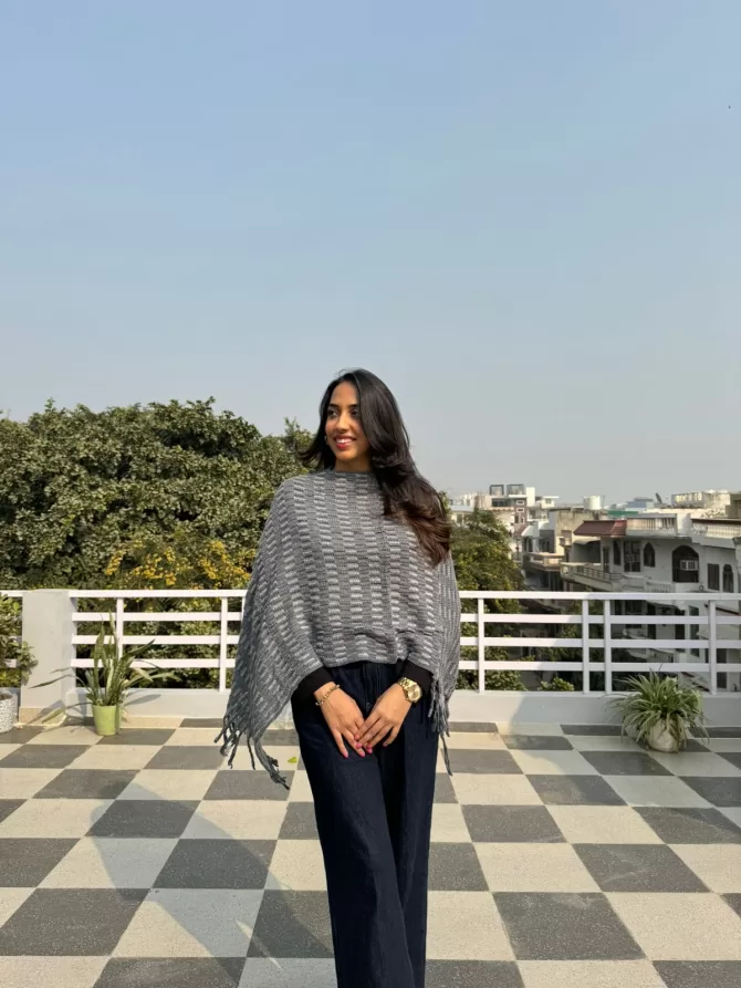 Warm Woollen Poncho - Grey (Free Size)