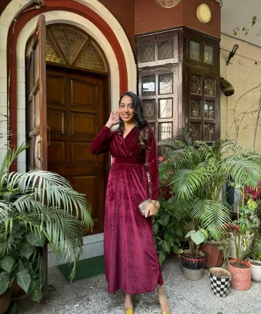 Velvet Classic Dress – Maroon