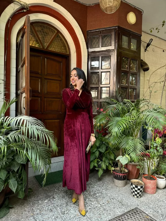 Velvet Classic Dress - Maroon