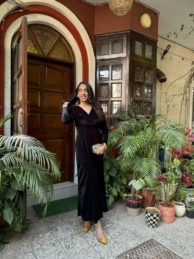 Velvet Classic Dress - Black