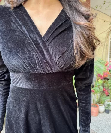 Velvet Classic Dress – Black 2