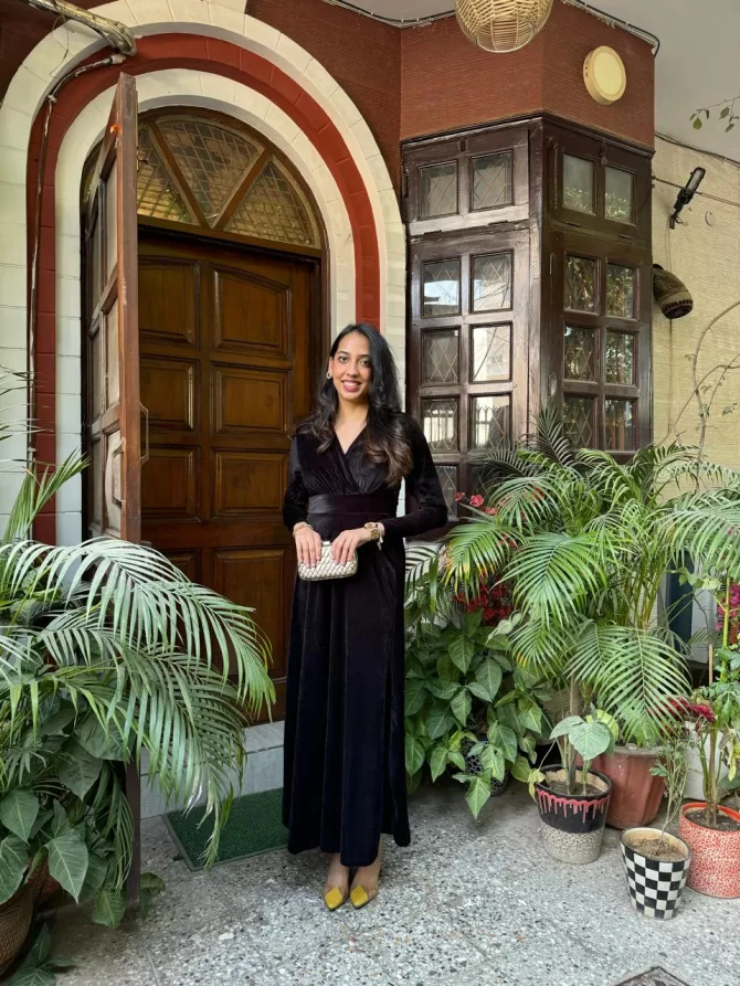 Velvet Classic Dress - Black
