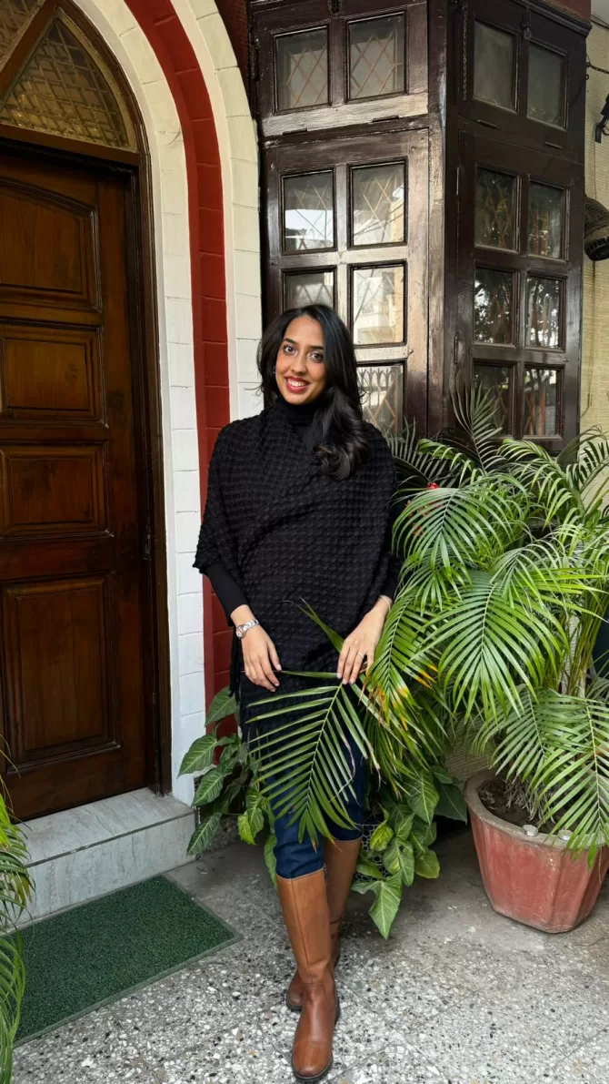 Tassels Woollen Poncho - Black (Free Size)