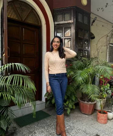 Solid Cream Sweater (Free Size)
